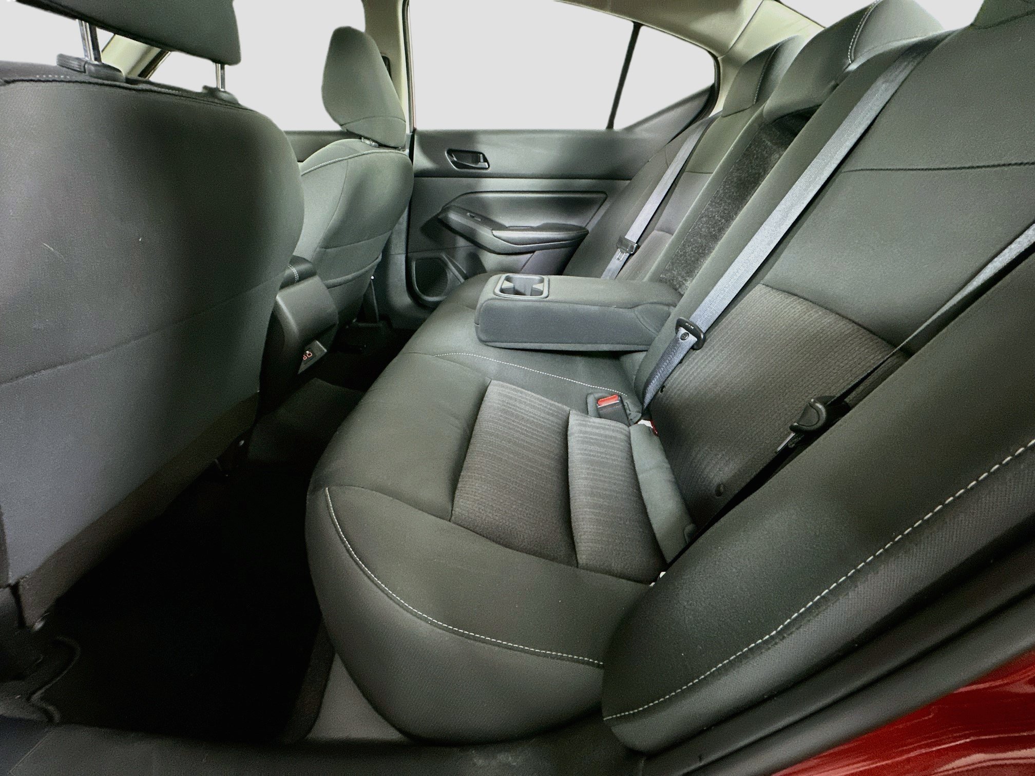 Used 2024 Nissan Altima 2.5 SV FWD image 25