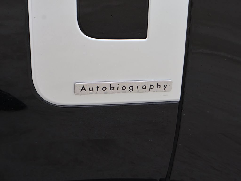 Certified 2025 Land Rover Range Rover Autobiography AWD/4WD image 8