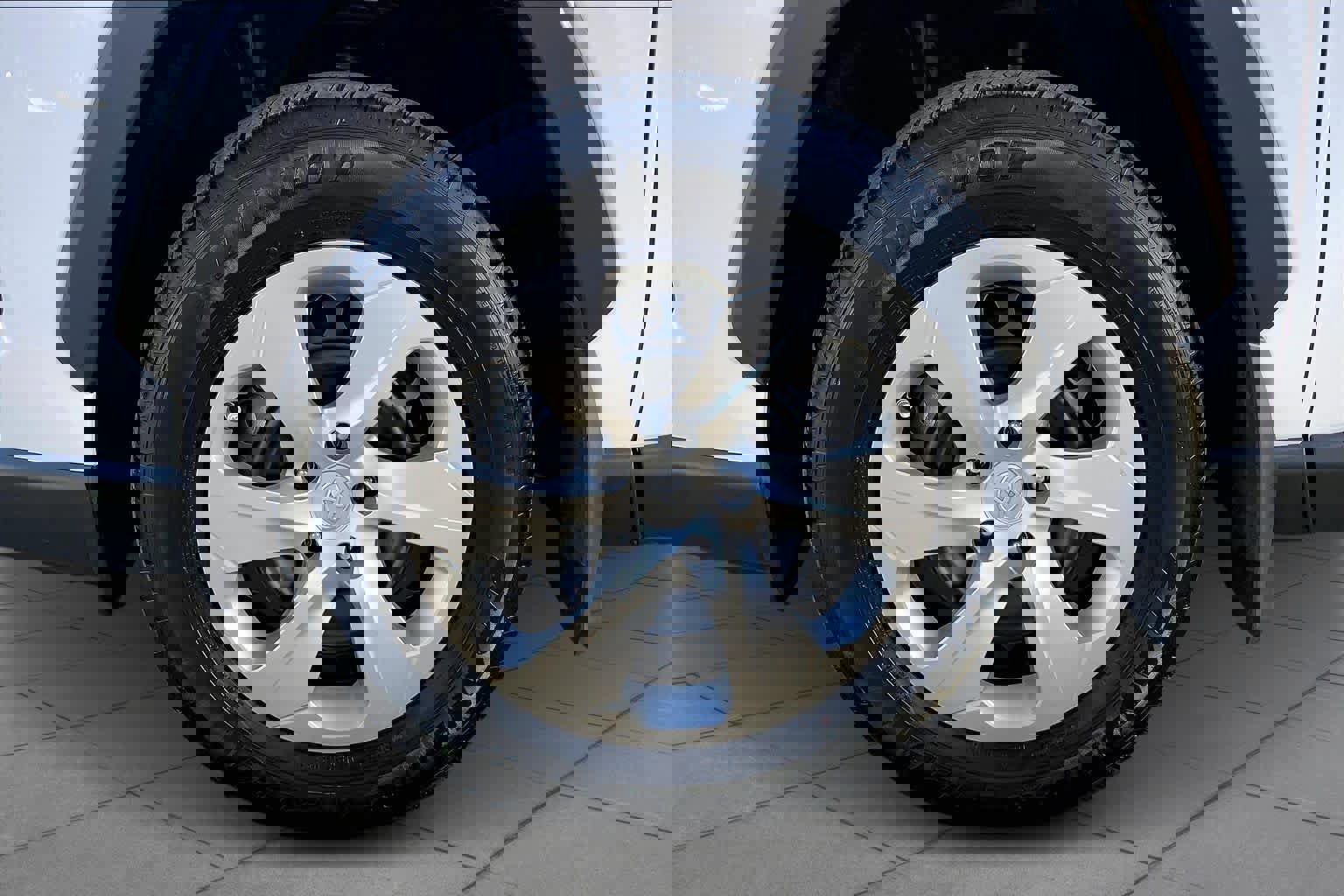 Used 2023 Toyota RAV4 LE image 10