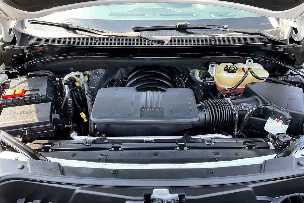 Used 2022 Chevrolet Tahoe RST w/ Sport Performance Package AWD/4WD image 32