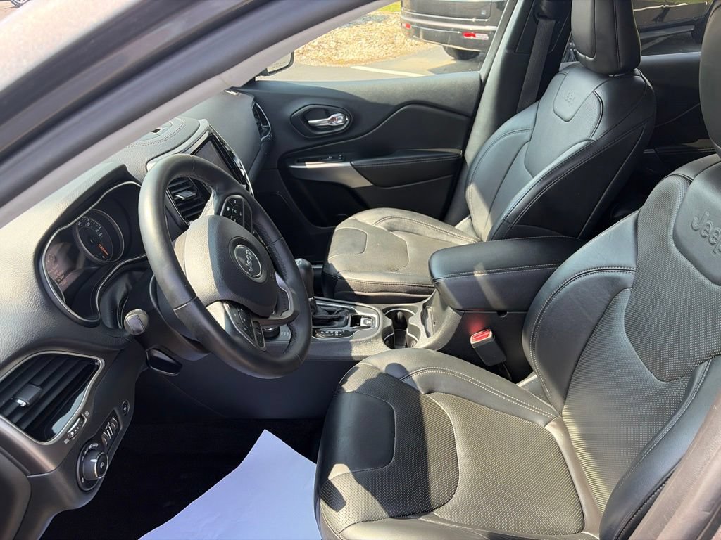 Used 2019 Jeep Cherokee Limited AWD/4WD image 8