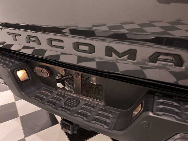 Used 2020 Toyota Tacoma TRD Off-Road w/ Technology Package AWD/4WD image 26