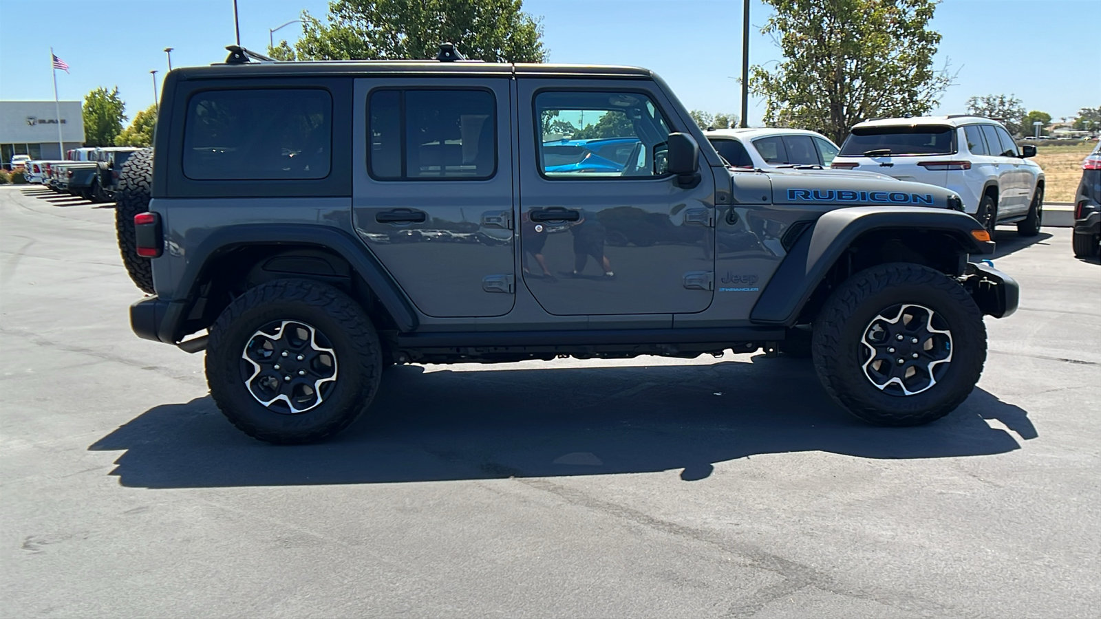 Used 2023 Jeep Wrangler Unlimited Rubicon 4xe w/ Cold Weather Group AWD/4WD image 2