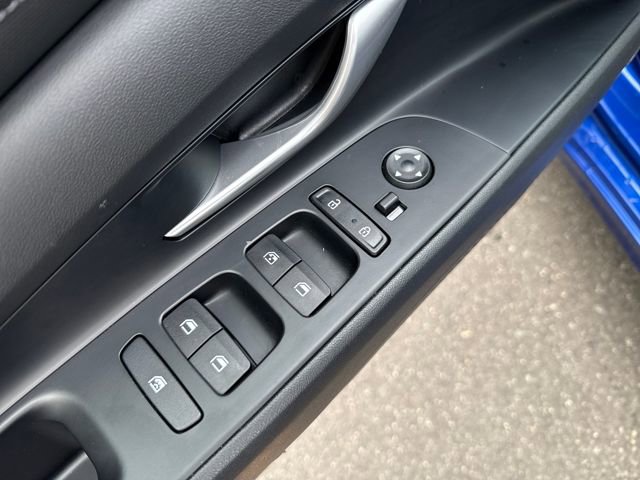 Certified 2021 Hyundai Elantra Limited w/ Cargo Package image 11