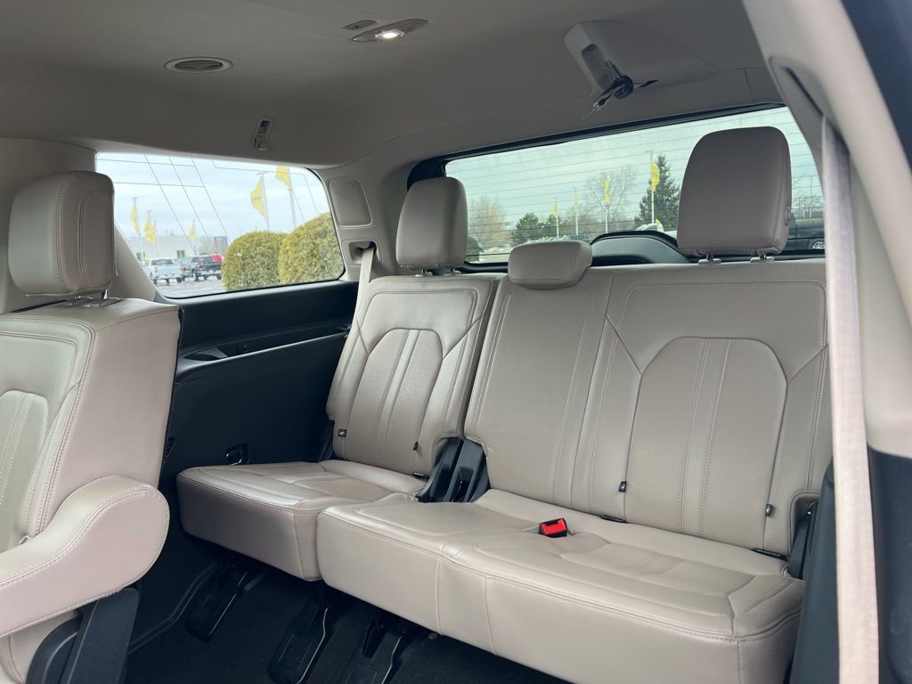 Used 2024 Ford Expedition Limited image 28