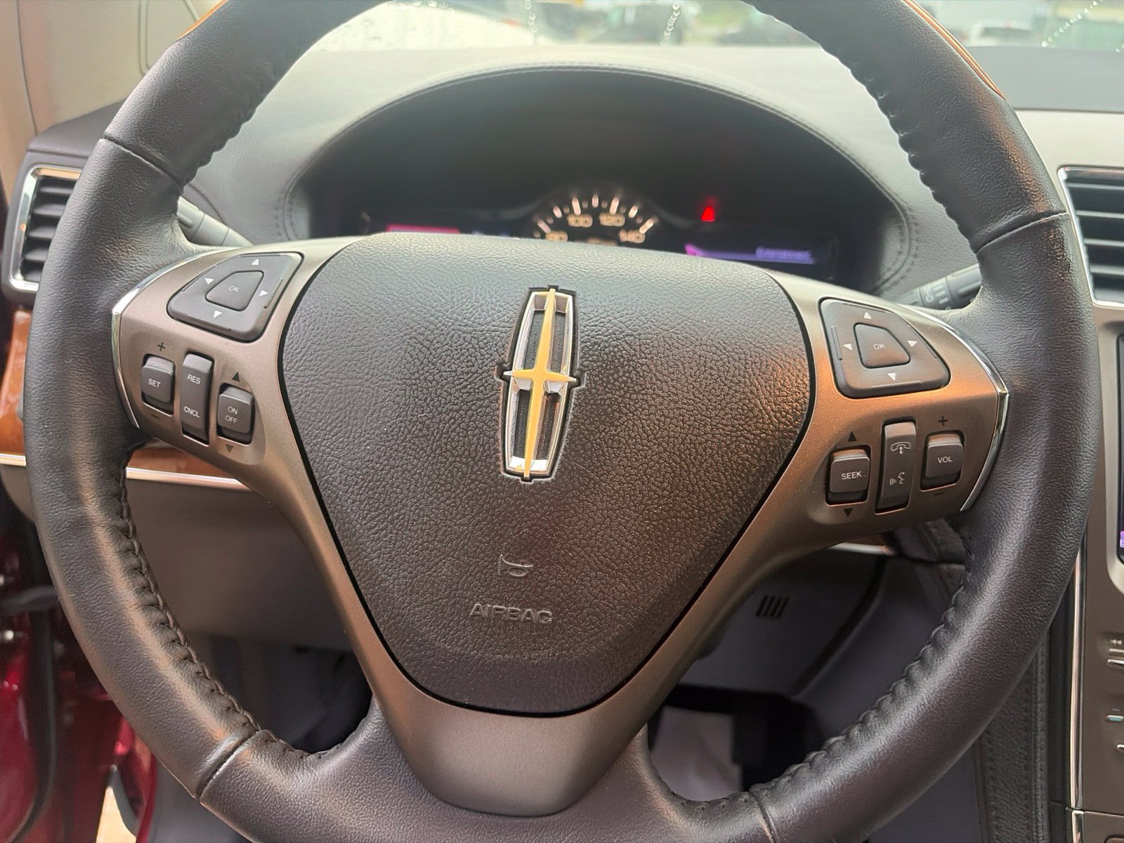 Used 2013 Lincoln MKX FWD image 24