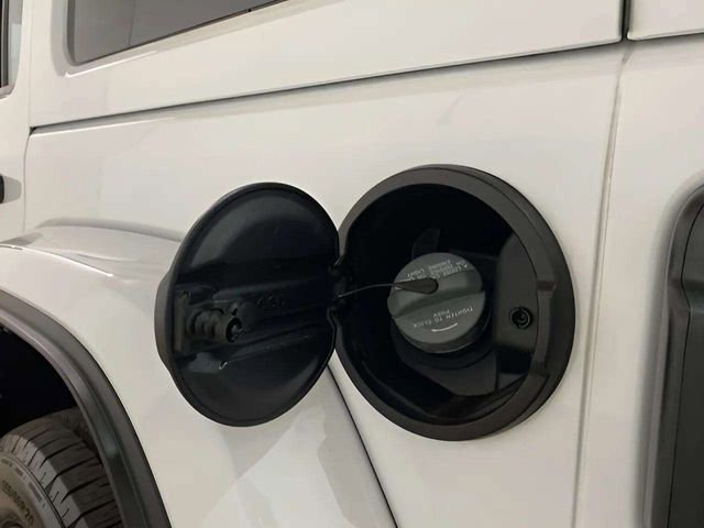 Used 2025 Jeep Wrangler Unlimited Sahara w/ Safety Group image 80