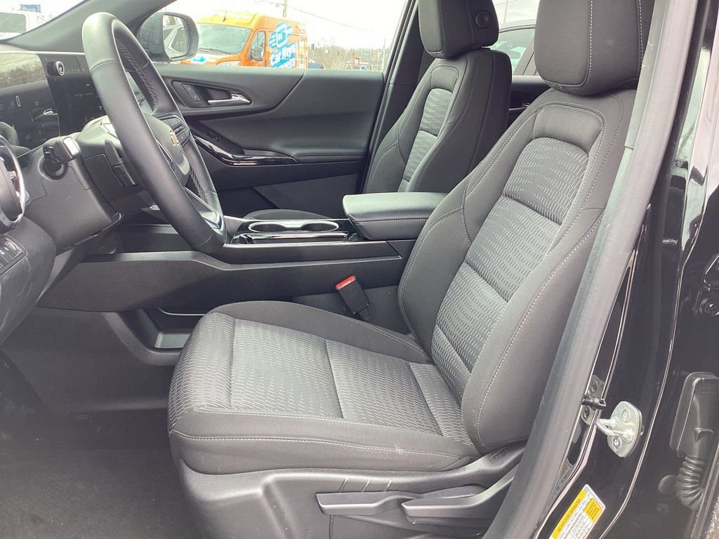 Used 2025 Chevrolet Equinox LT image 14