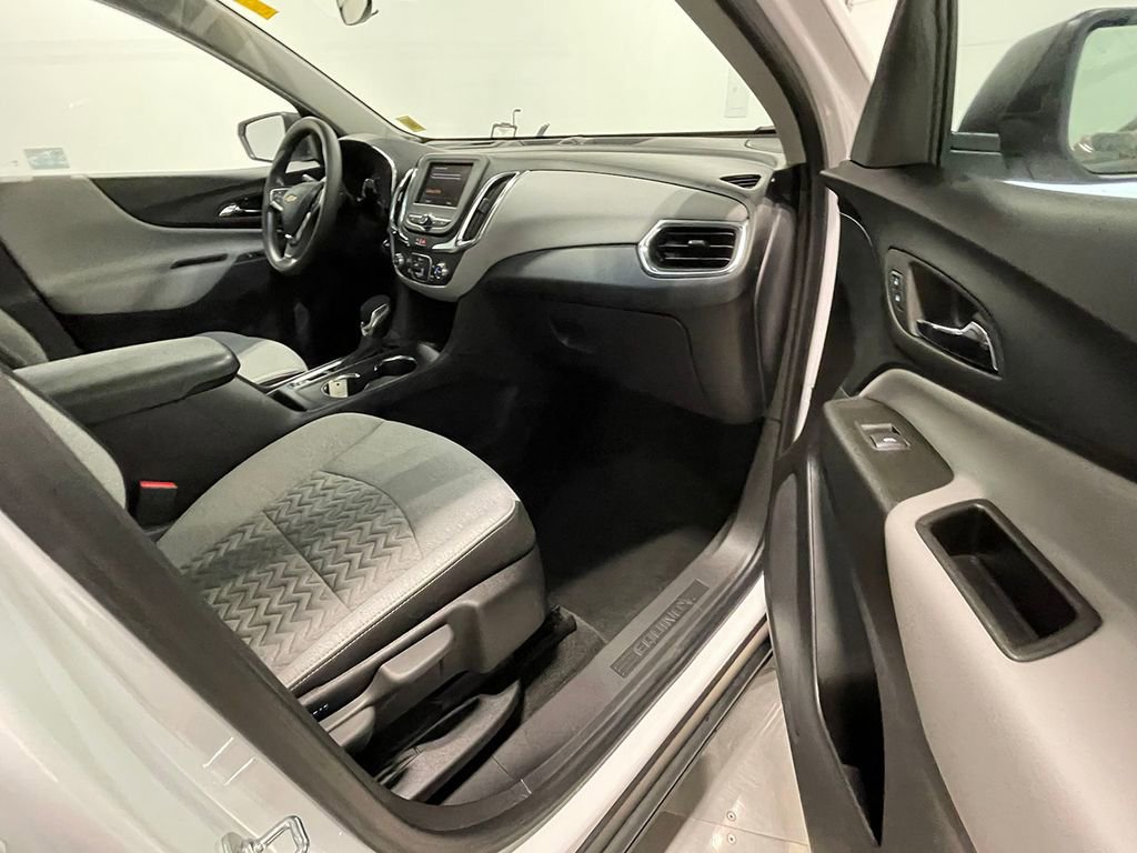Used 2024 Chevrolet Equinox LS FWD image 23