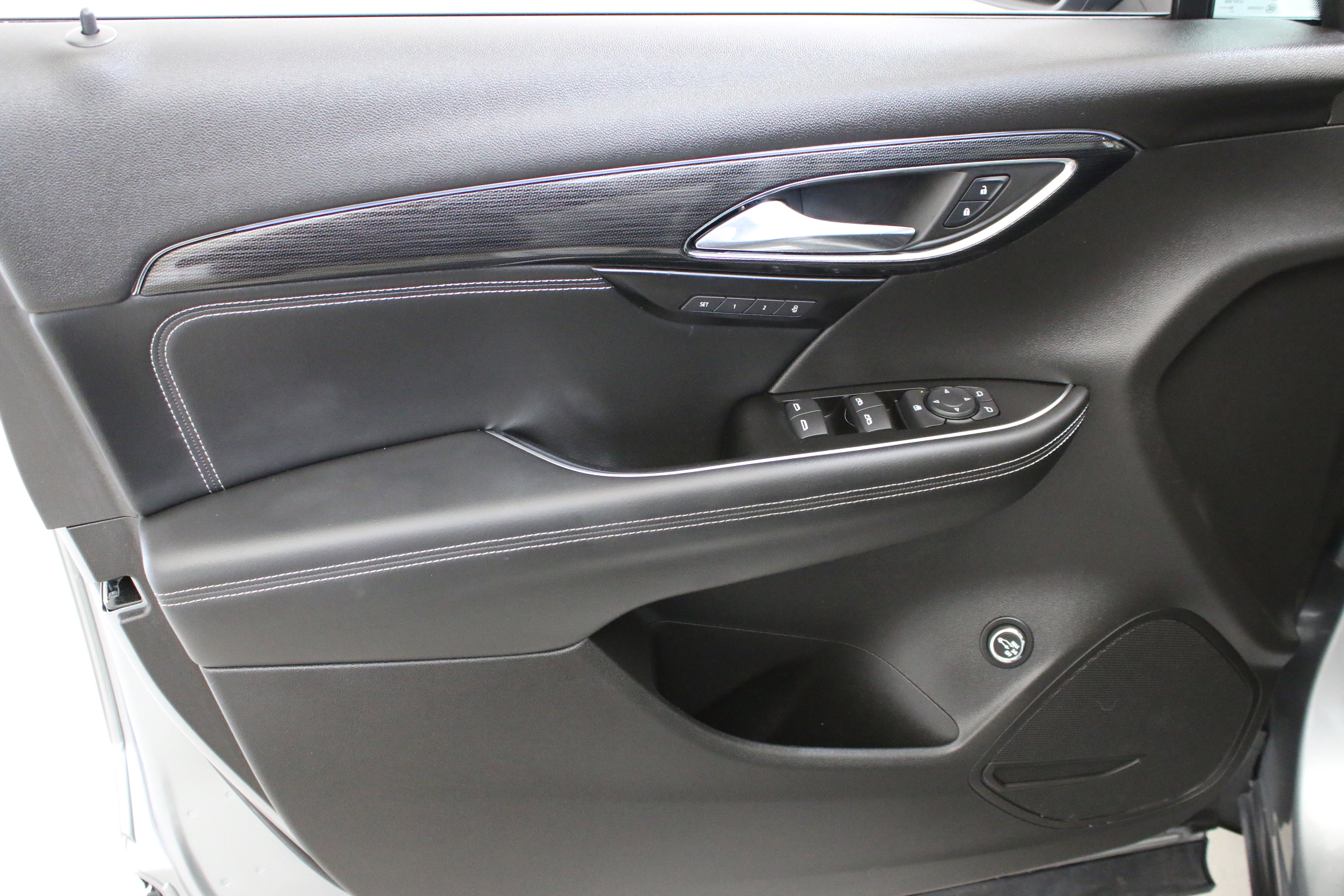 Used 2023 Buick Envision Essence image 22