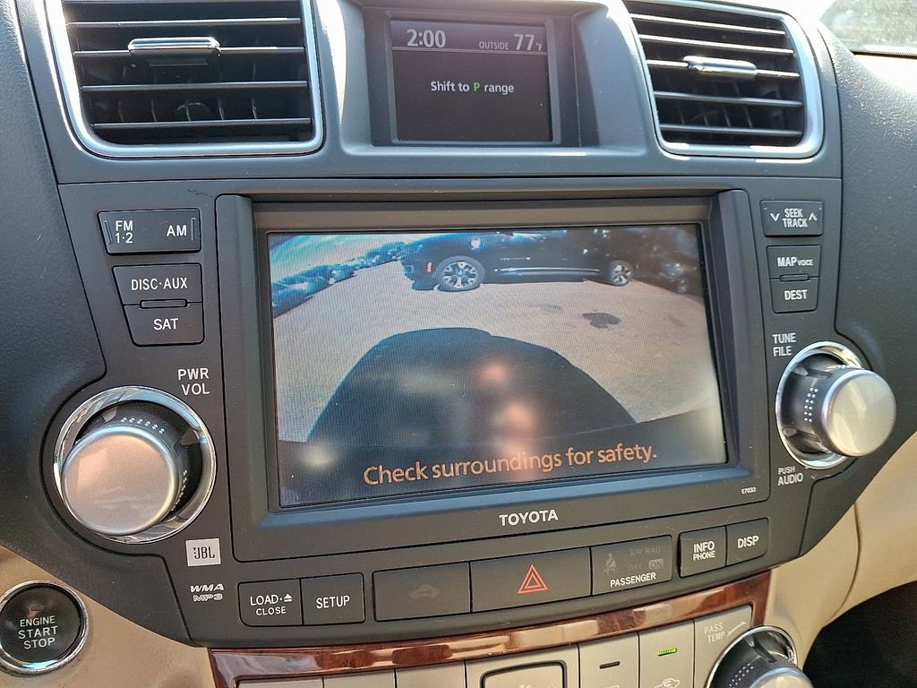 Used 2012 Toyota Highlander Limited w/ Tow Pkg image 18