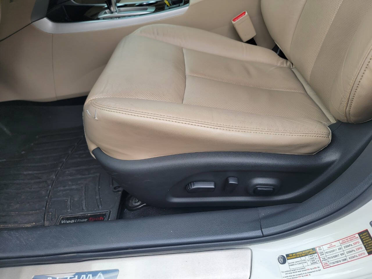 Used 2015 Nissan Altima 2.5 SL w/ Technology Package FWD image 17