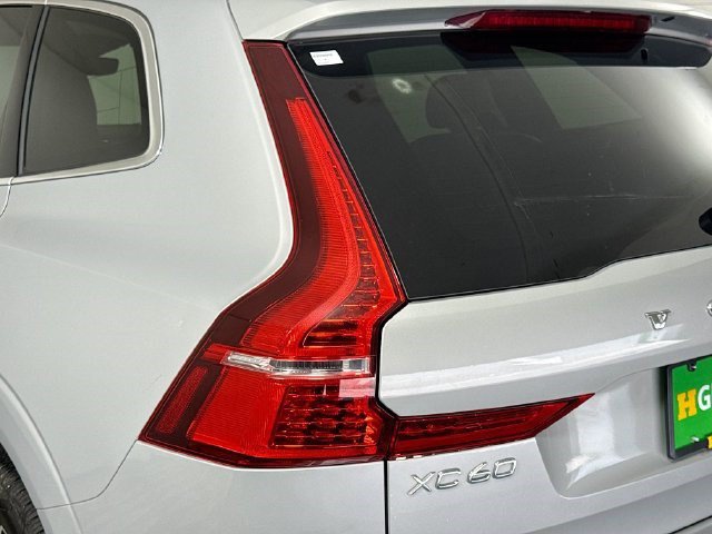 Used 2023 Volvo XC60 B5 Plus FWD image 35