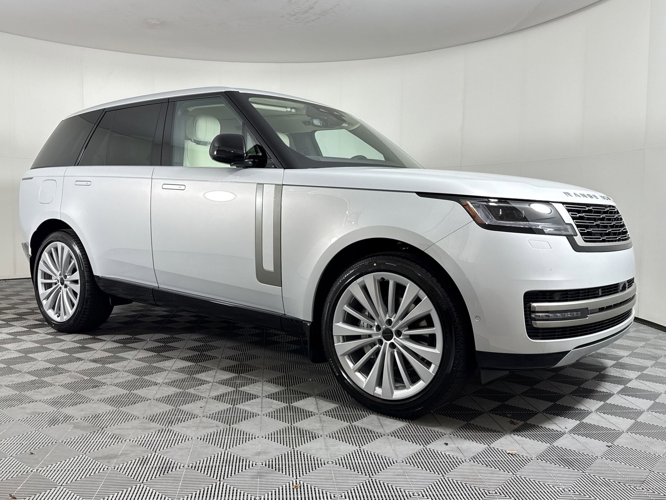 New 2026 Land Rover Range Rover SE AWD/4WD image 6