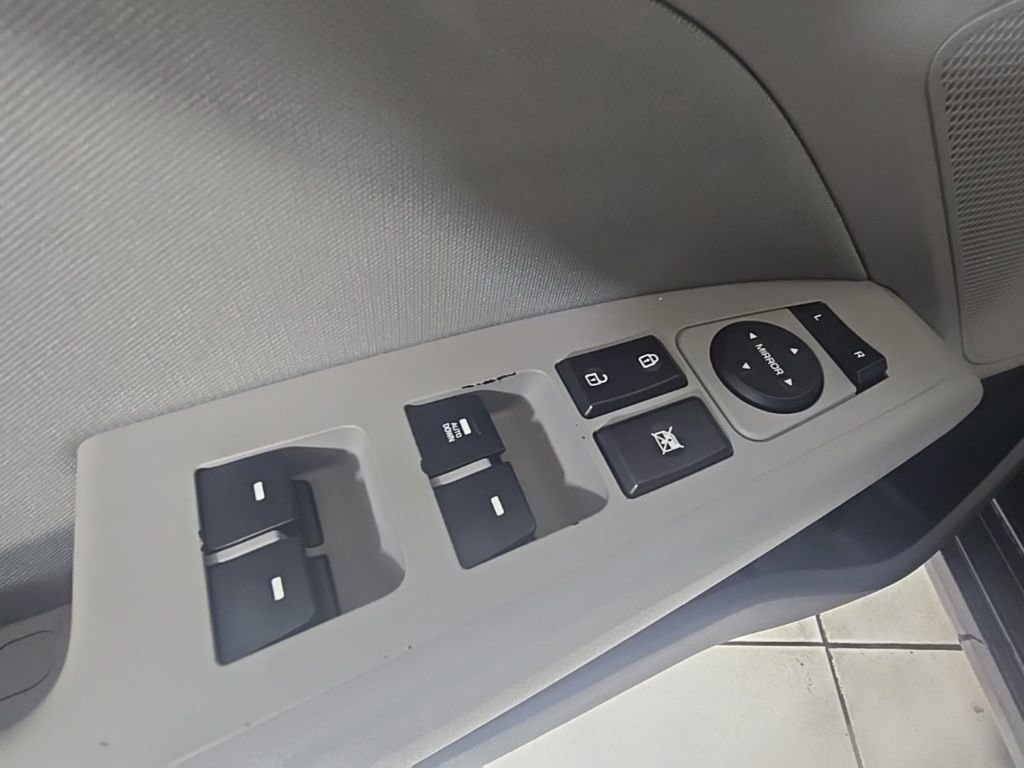 Used 2018 Hyundai Elantra SEL image 12