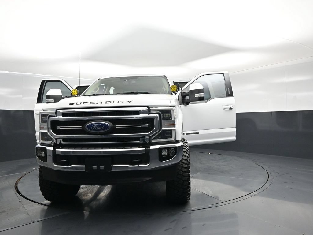 Used 2021 Ford F250 Lariat w/ Lariat Ultimate Package AWD/4WD image 28