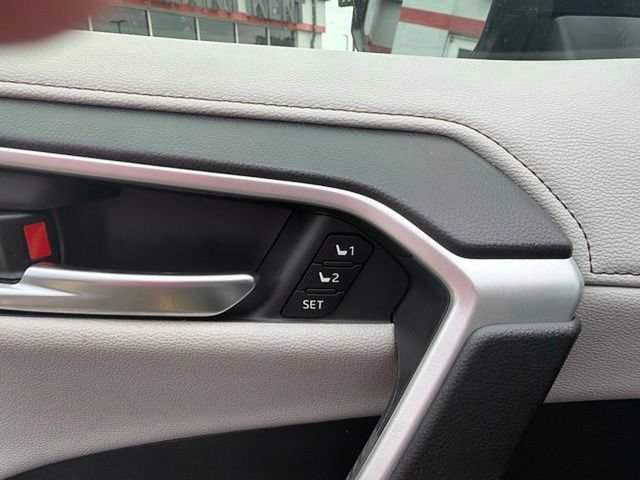 Used 2020 Toyota RAV4 Limited w/ All Weather Liner Package AWD/4WD image 8
