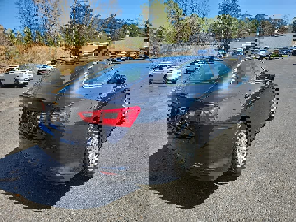 Used 2022 Chevrolet Malibu LS image 3