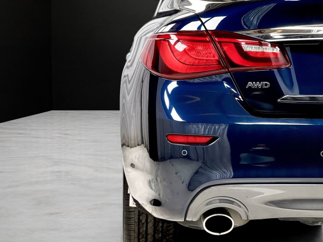 Used 2019 INFINITI Q70 Luxe AWD/4WD image 5