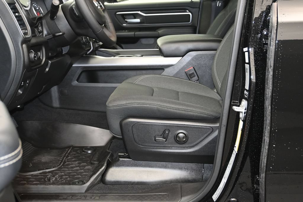 Used 2026 RAM 1500 Big Horn w/ Night Edition AWD/4WD image 21