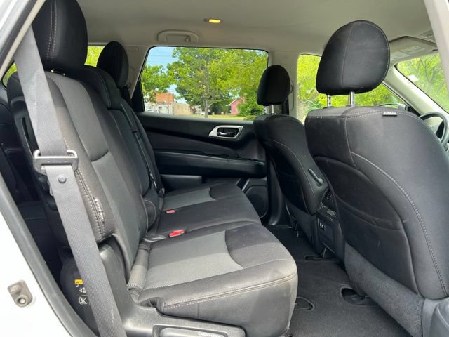 Used 2019 Nissan Pathfinder SV FWD image 14