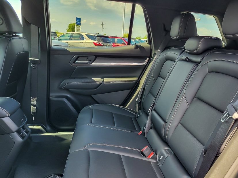 New 2026 GMC Terrain Elevation w/ Elevation Premium Package AWD/4WD image 10