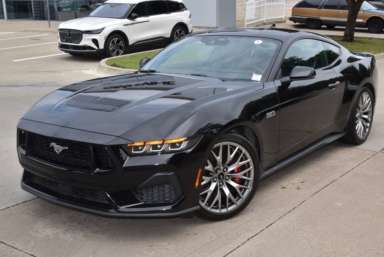 Used 2025 Ford Mustang GT Premium RWD image 39