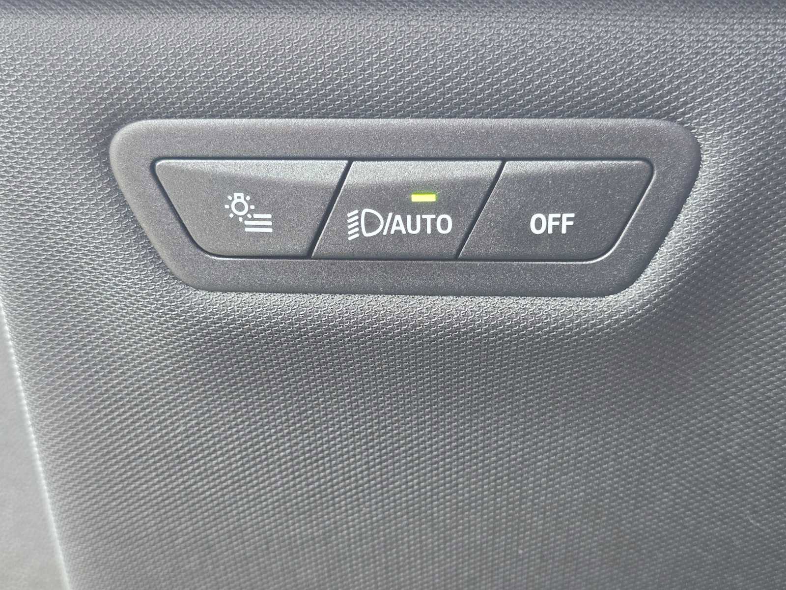 Used 2026 BMW iX xDrive45 w/ Executive Package image 26