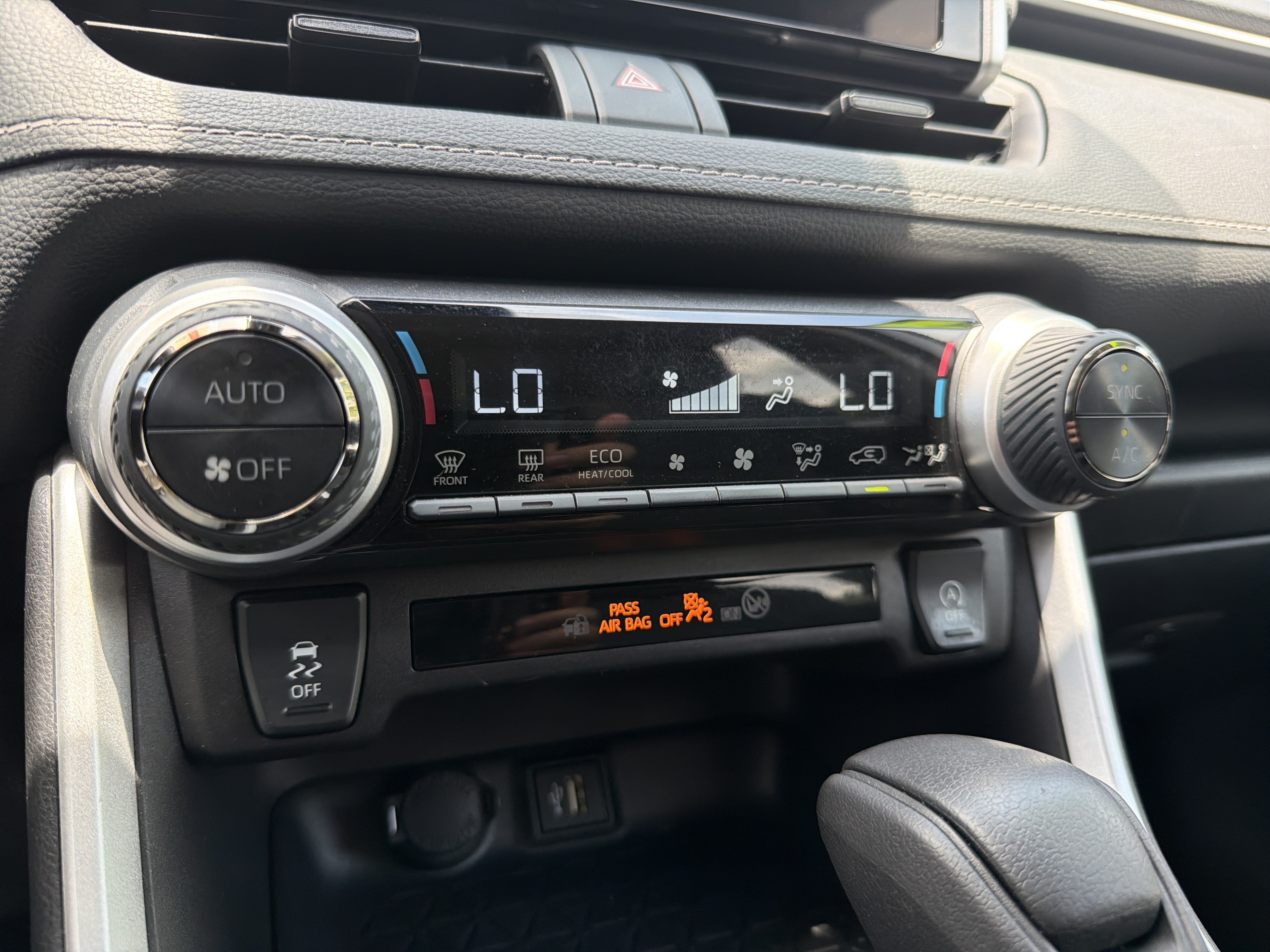 Certified 2024 Toyota RAV4 XLE FWD image 8