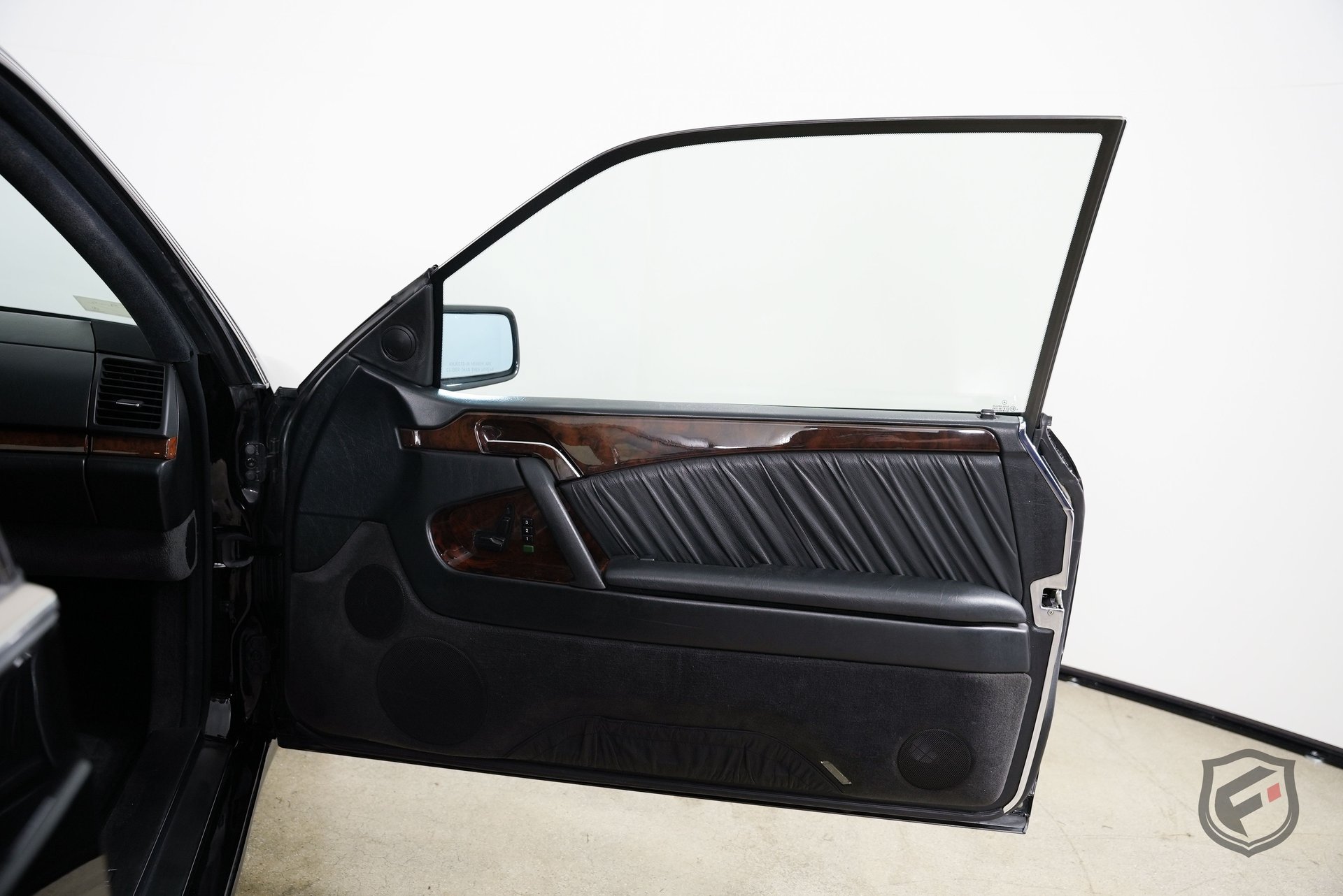 Used 1995 Mercedes-Benz S 500 Coupe image 25