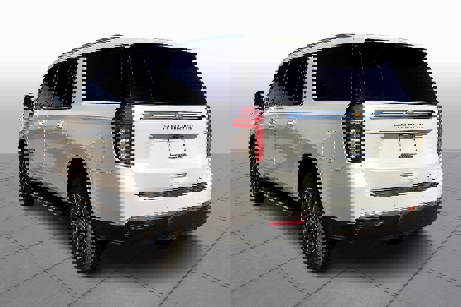 Used 2021 Chevrolet Suburban LT w/ LT Signature Package image 12