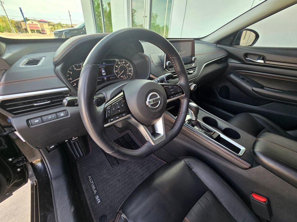 Used 2021 Nissan Altima 2.5 SR FWD image 12