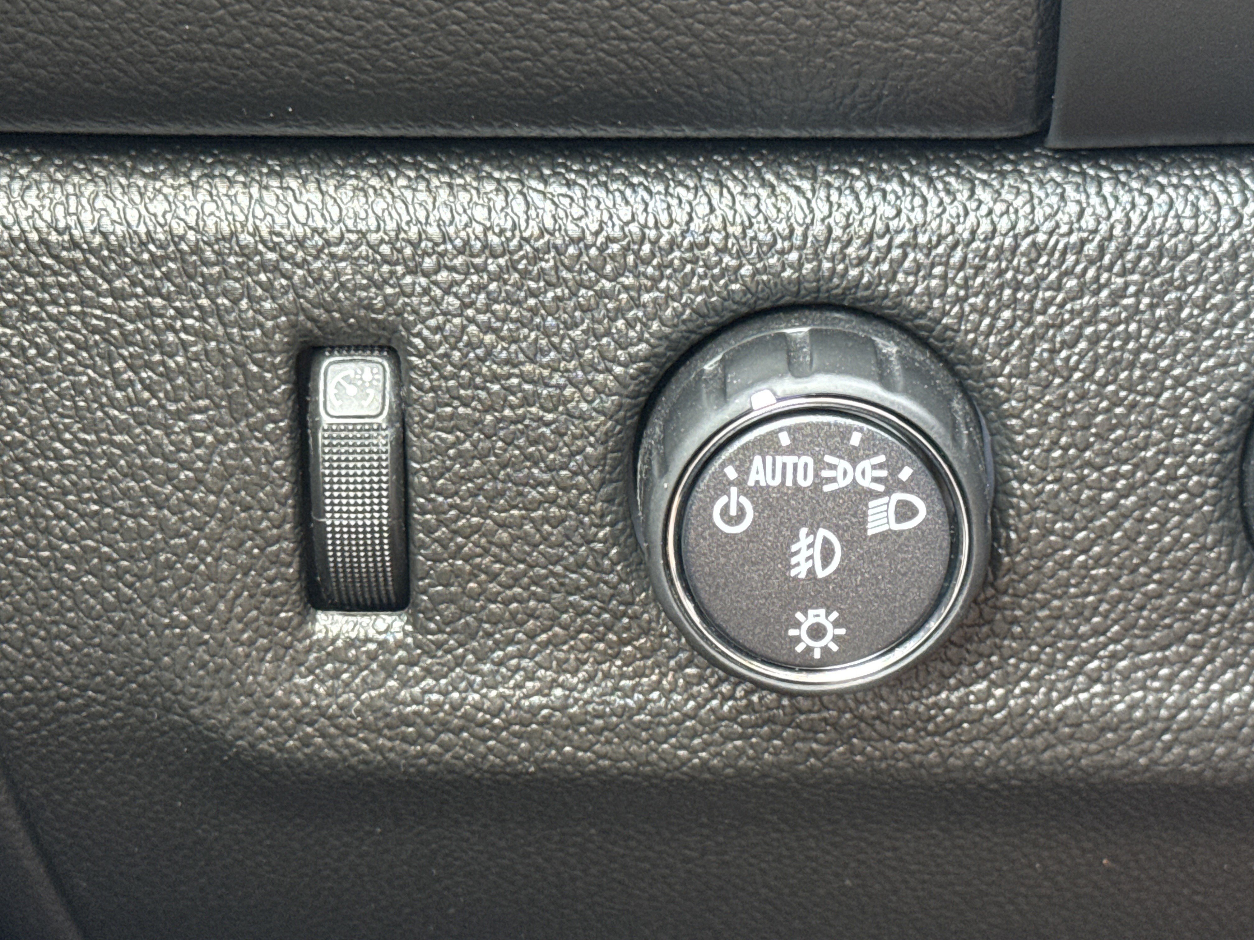 Used 2019 GMC Canyon All Terrain w/ Trailering Package image 23