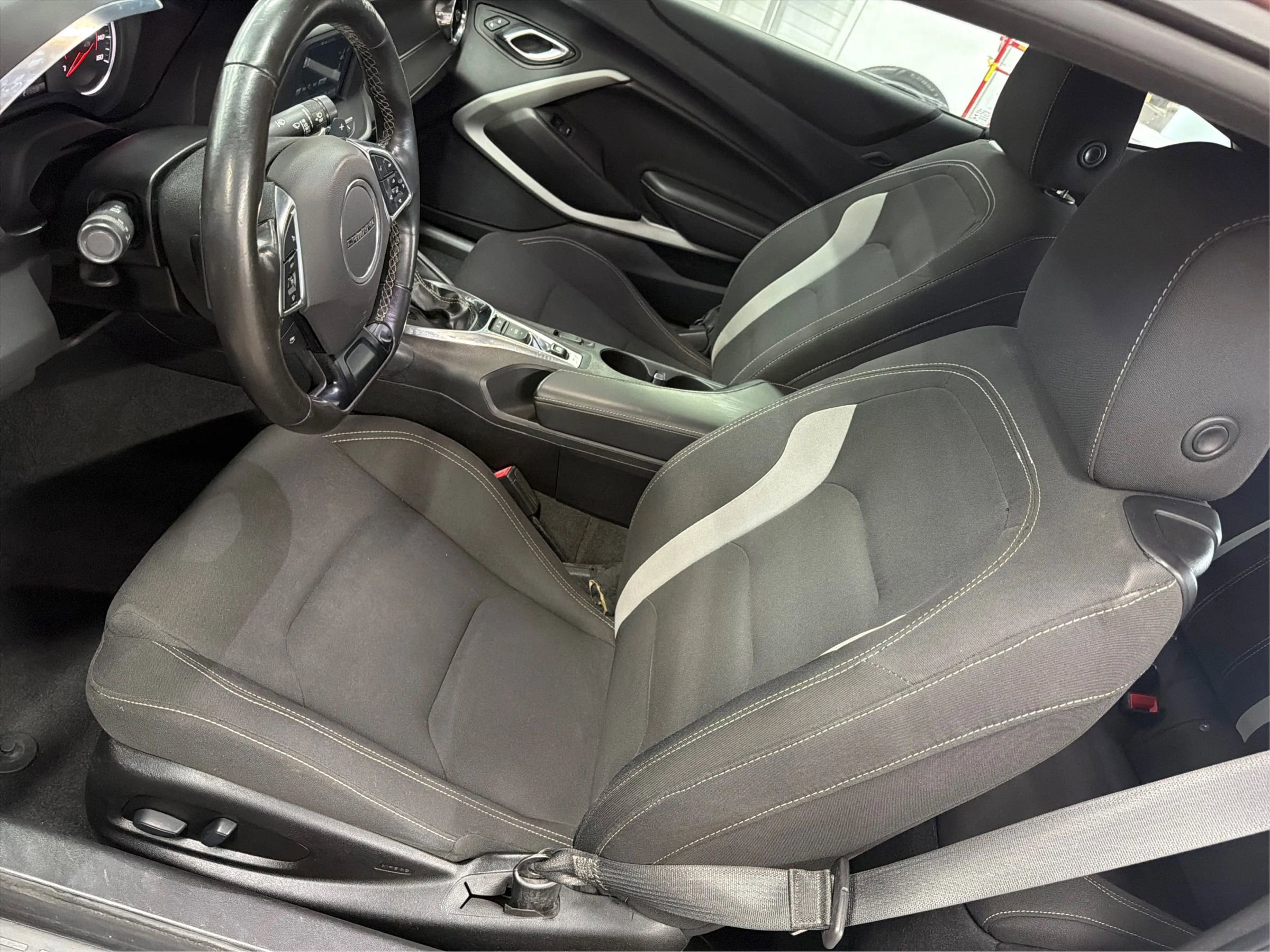 Used 2018 Chevrolet Camaro LT image 27