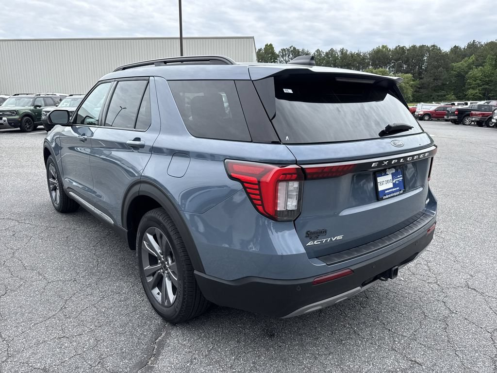 Used 2025 Ford Explorer Active w/ Active Comfort Package AWD/4WD image 5