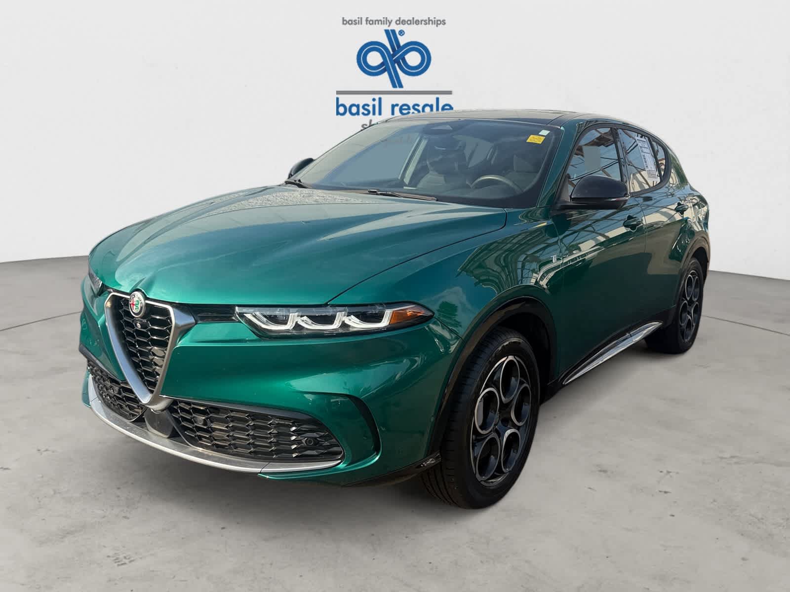 Used 2024 Alfa Romeo Tonale Ti w/ Active Assist Package AWD/4WD image 2