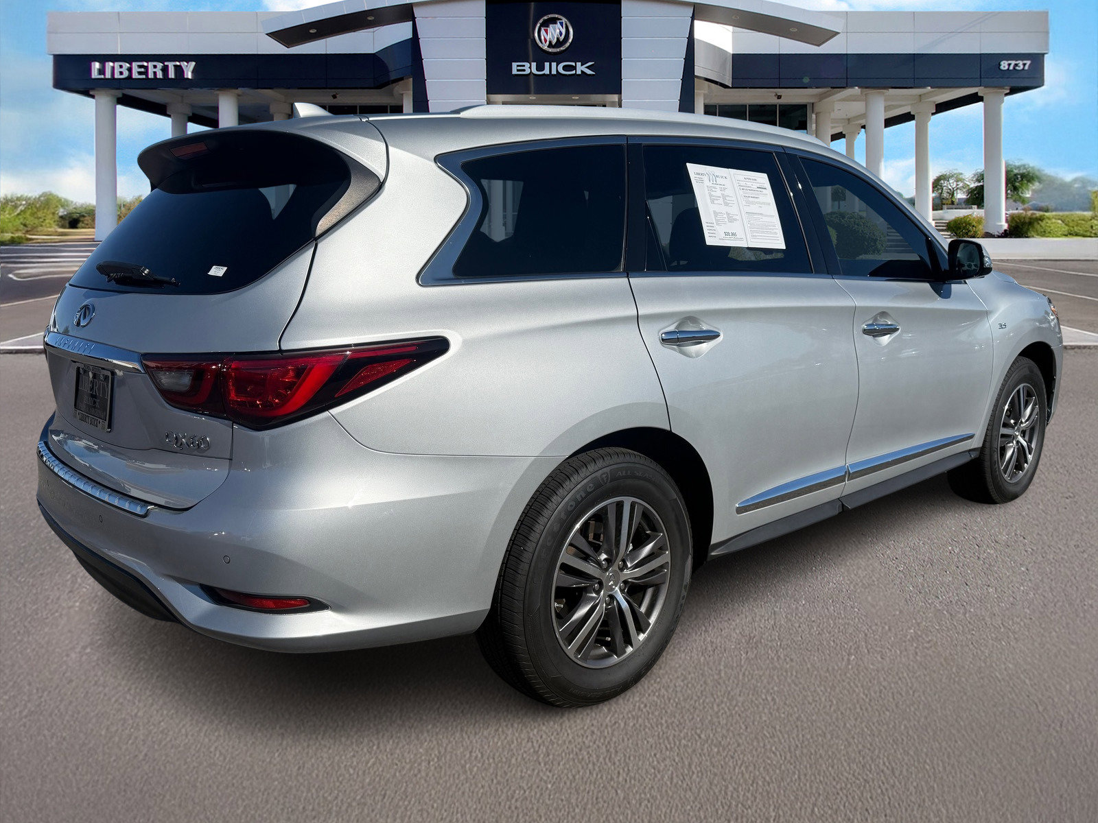 Used 2019 INFINITI QX60 Luxe w/ Essential Package image 3