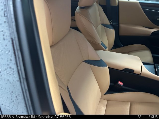 Used 2025 Lexus ES 300h w/ Premium Package FWD image 11