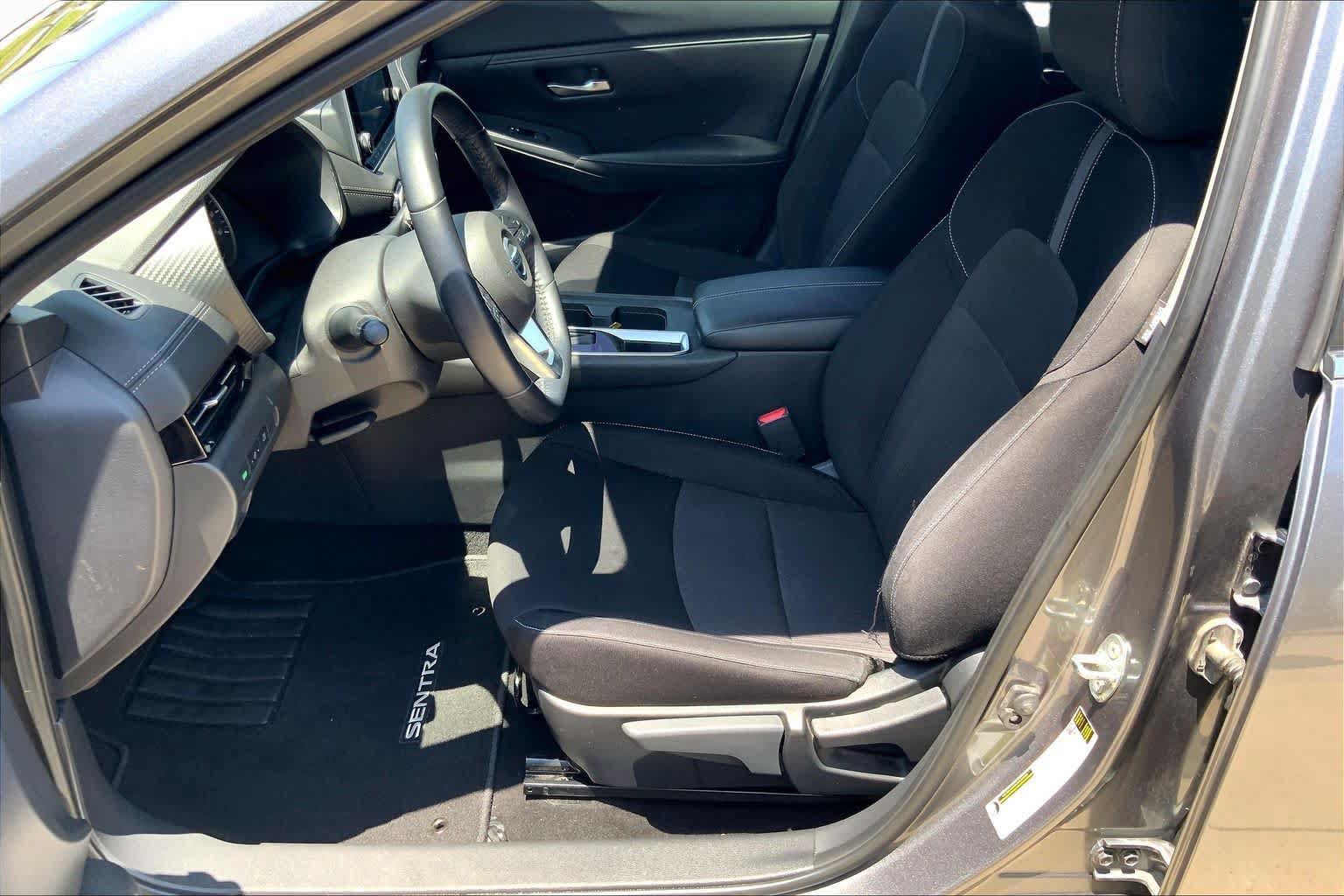 Used 2020 Nissan Sentra SV FWD image 8