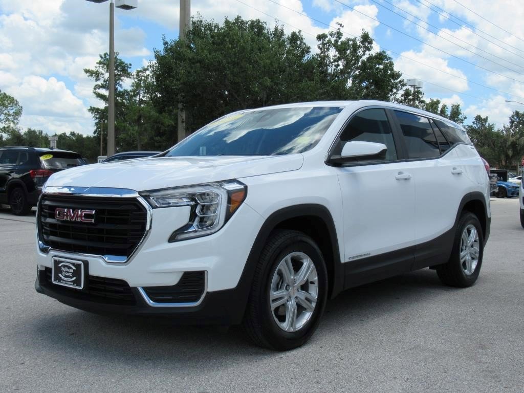 Certified 2024 GMC Terrain SLE image 3