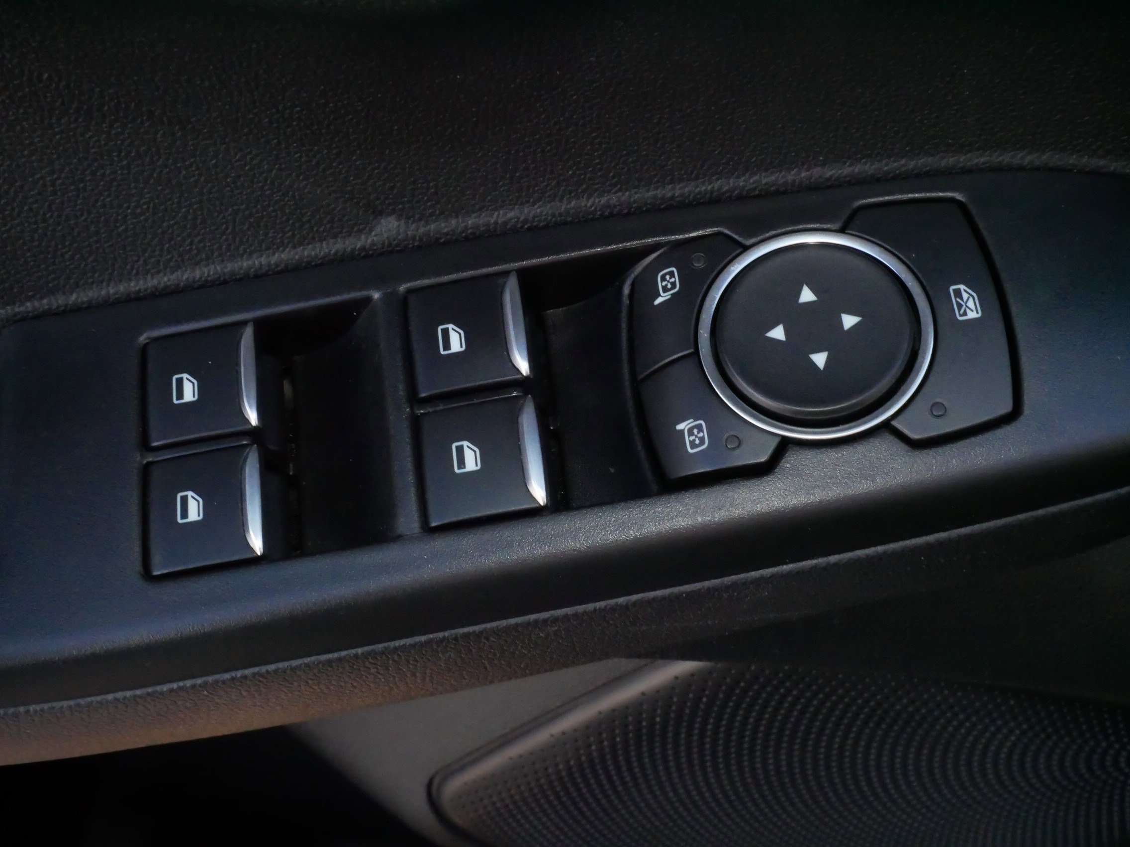 Used 2022 Ford Escape SEL image 19