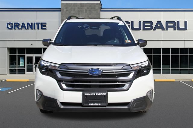Used 2025 Subaru Forester Premium AWD/4WD image 5