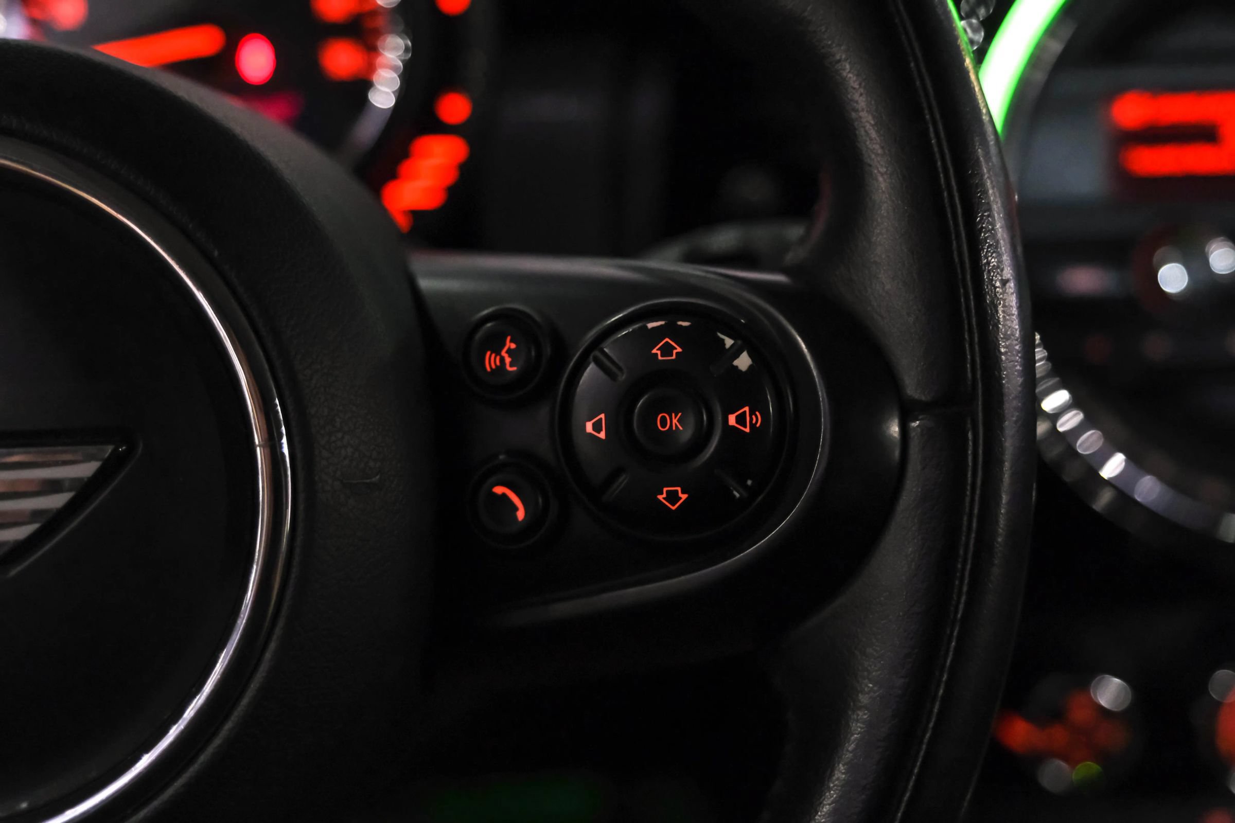 Used 2014 MINI Cooper 2-Door Hardtop FWD image 14