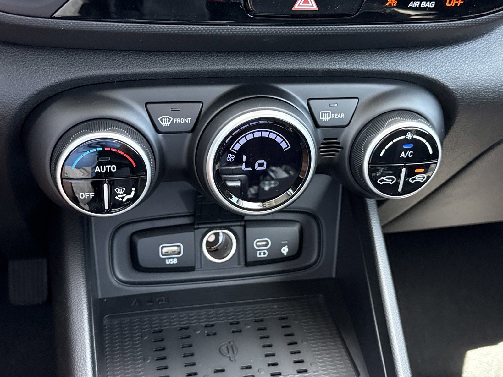 New 2026 Hyundai Venue SEL image 24