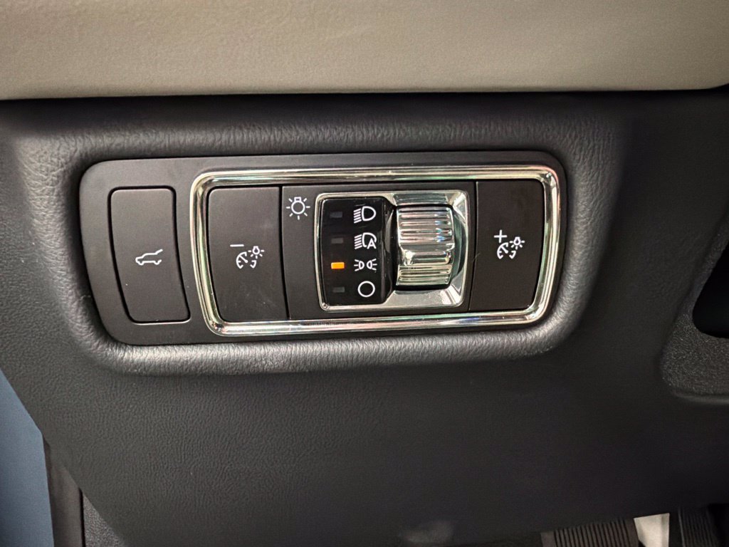 Certified 2026 Lincoln Aviator AWD image 23