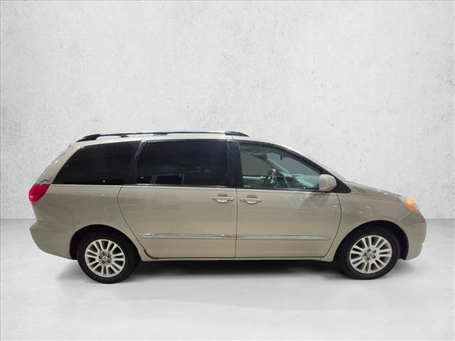 Used 2008 Toyota Sienna XLE Limited FWD image 4