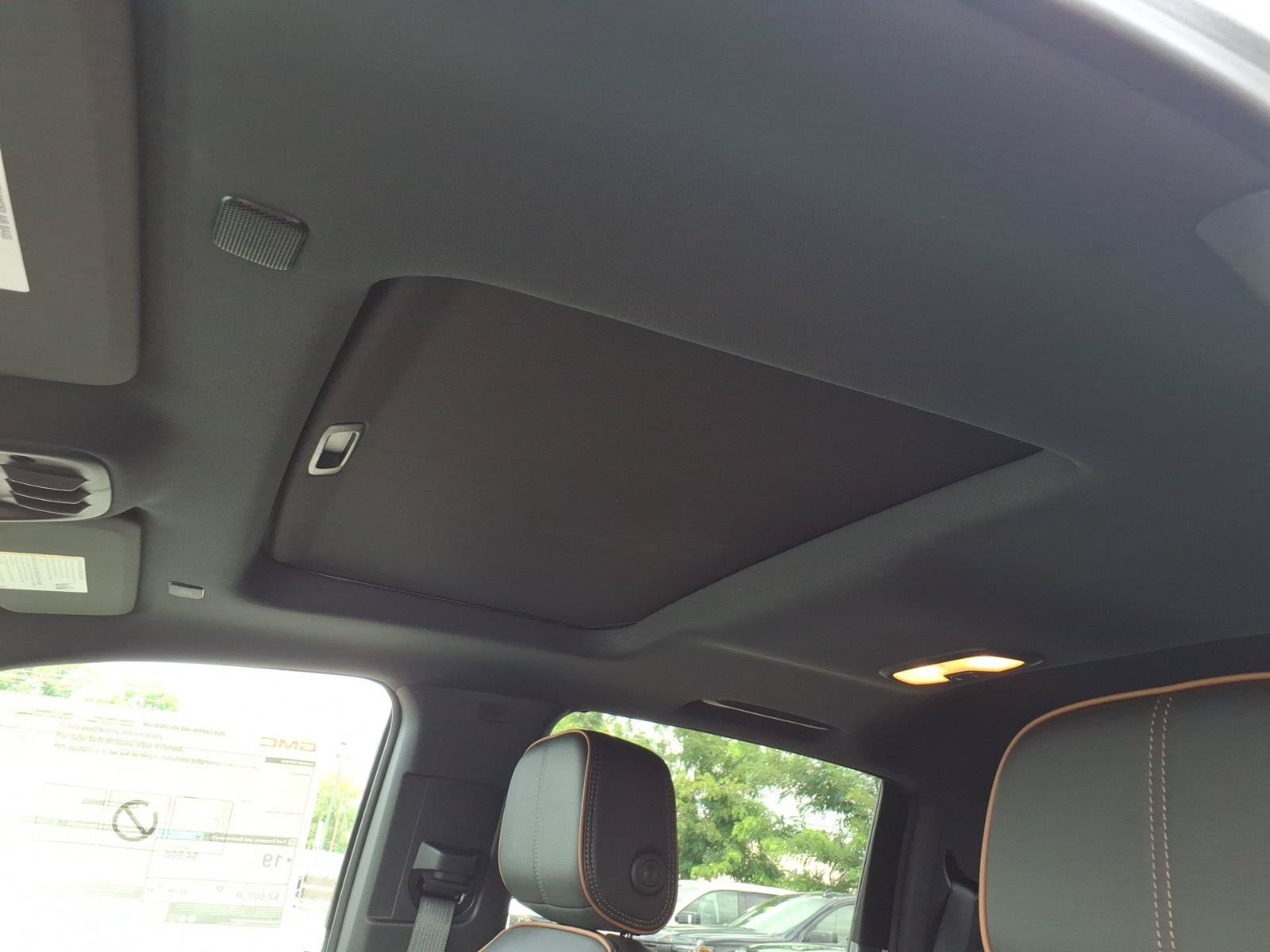 New 2026 GMC Canyon AT4 w/ Technology Plus Package AWD/4WD image 14