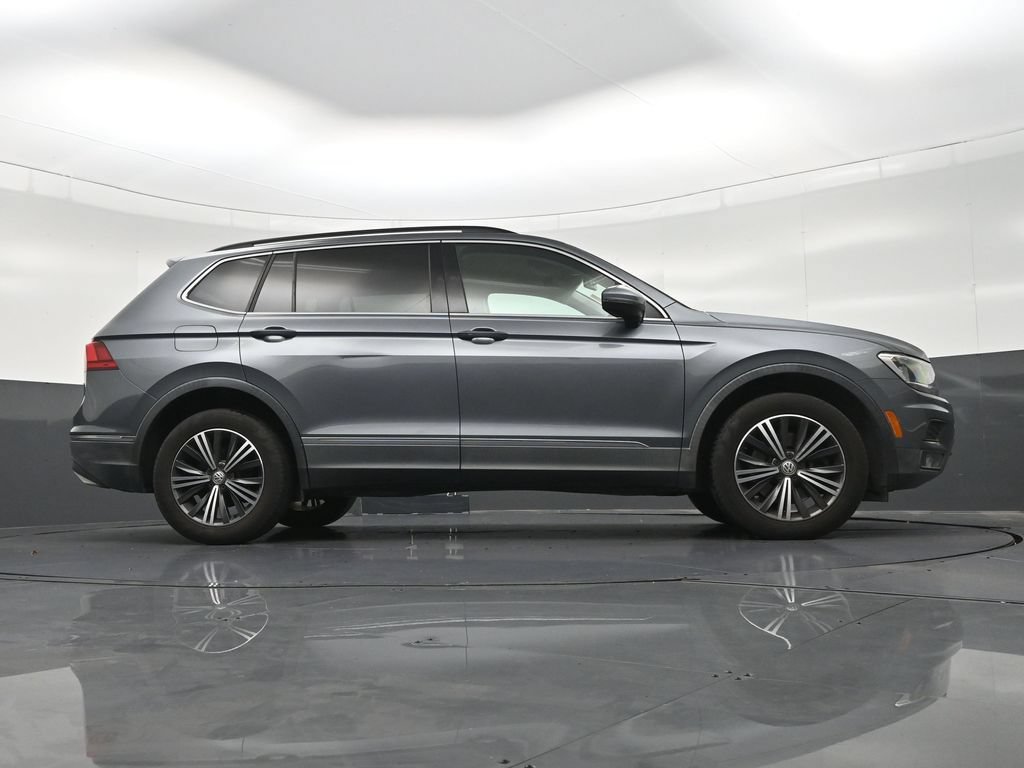 Used 2018 Volkswagen Tiguan SE w/ 18" Alloy Wheels Package FWD image 28