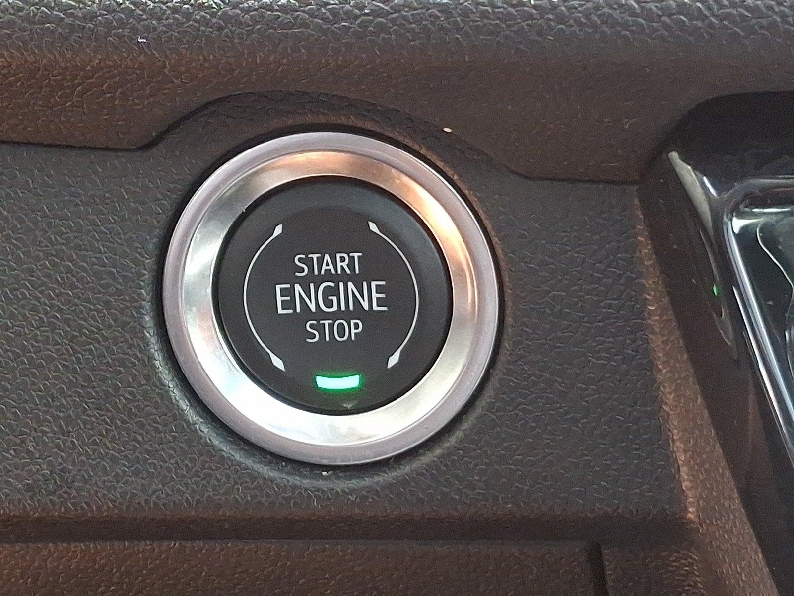 Used 2025 Chevrolet Traverse RS w/ LPO, Floor Liner Package FWD image 25