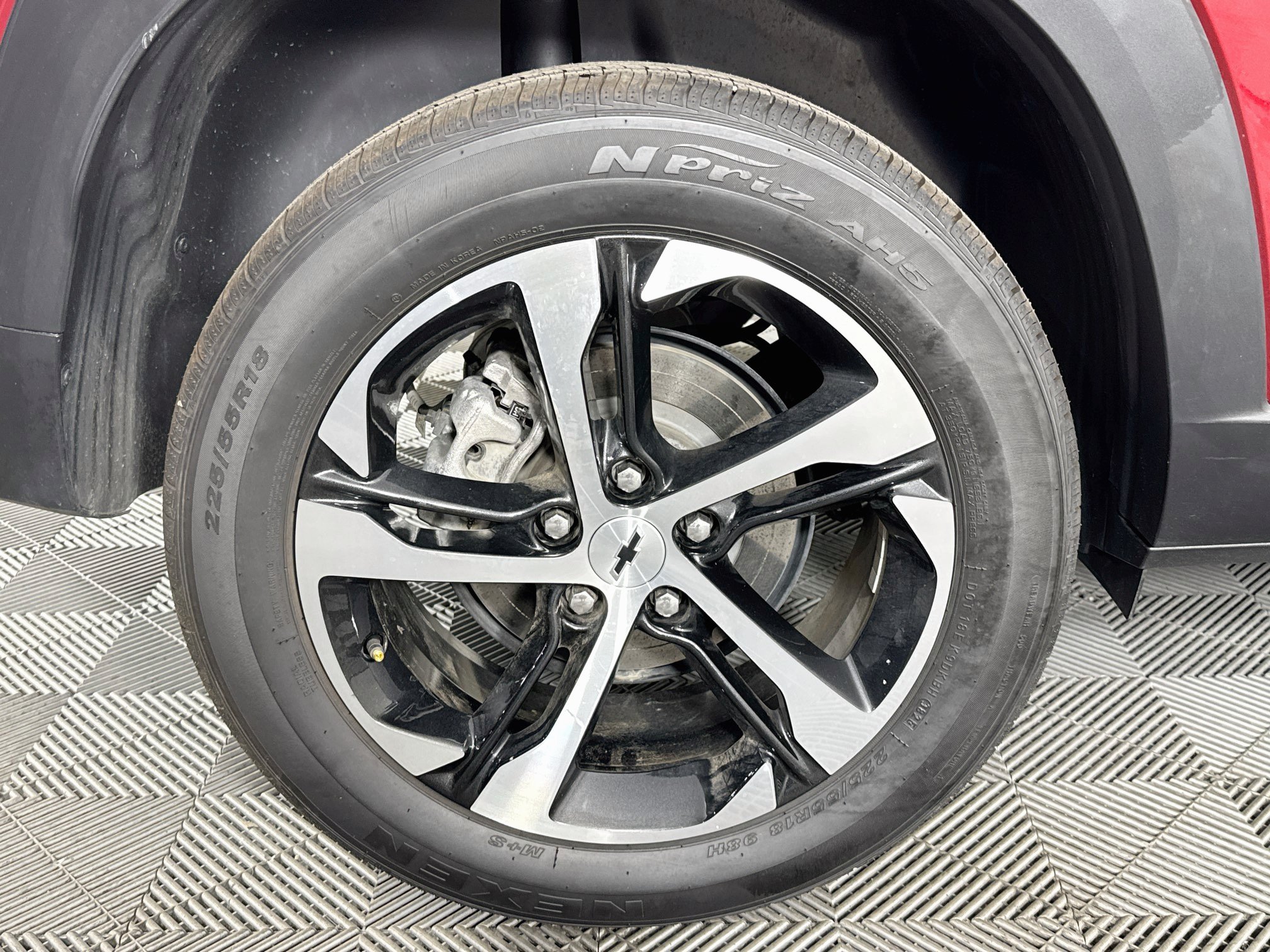Used 2024 Chevrolet Trax RS FWD image 30